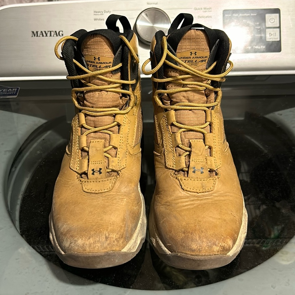 Under Armour boys boots